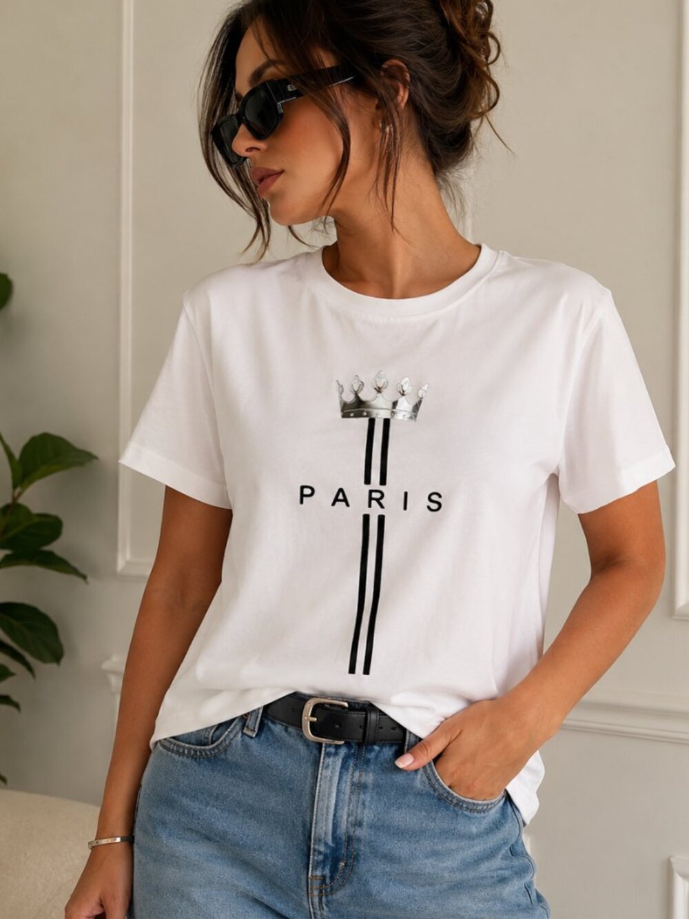 Paris Crown Graphic White Minimalist Tee Casual Chic Top L
